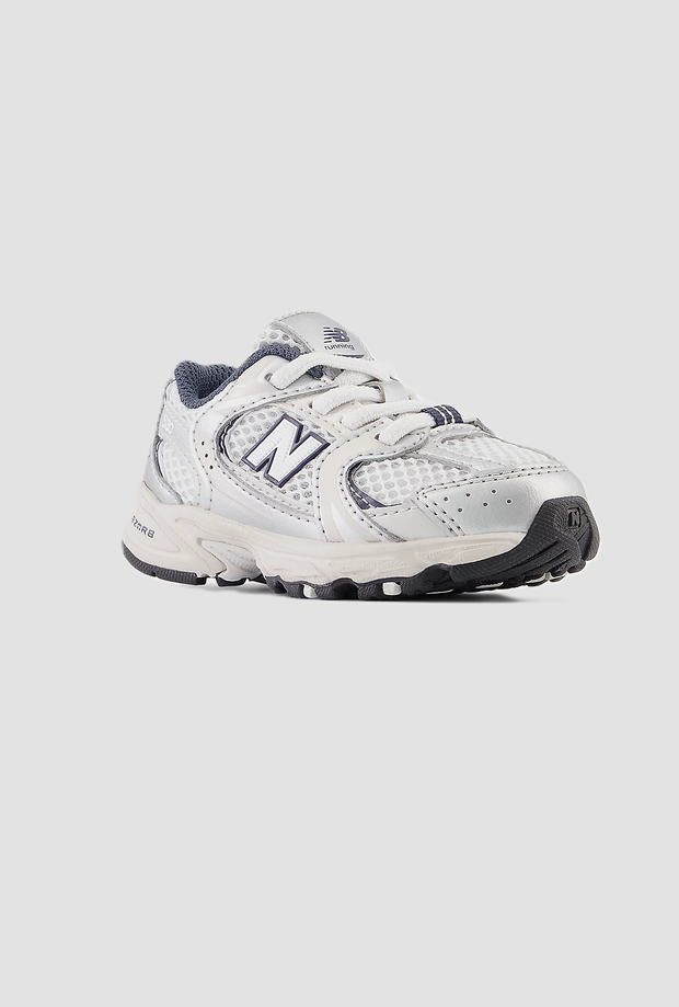 zapatos de bebé gris
