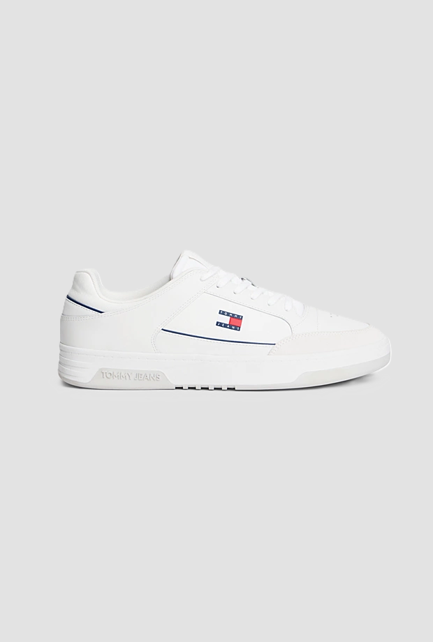 Low shoes for men white