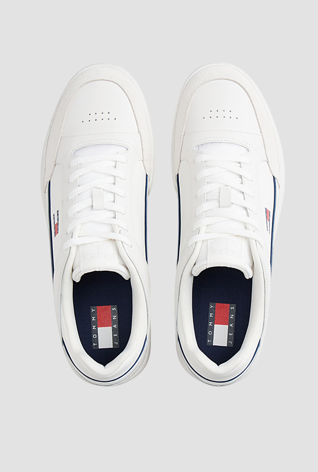 Low shoes for men white