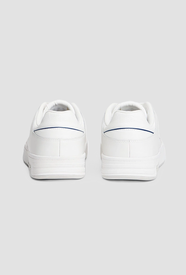 Low shoes for men white