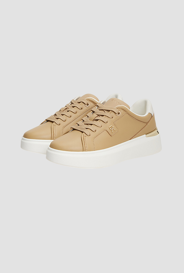 zapatos con alta mujer beige