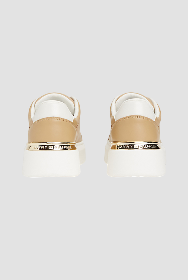 zapatos con alta mujer beige
