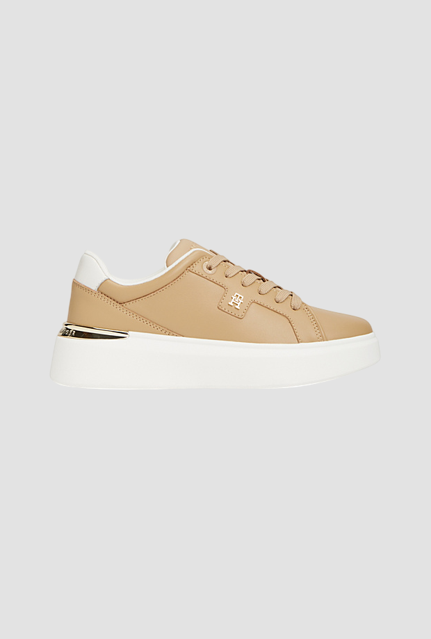 zapatos con alta mujer beige