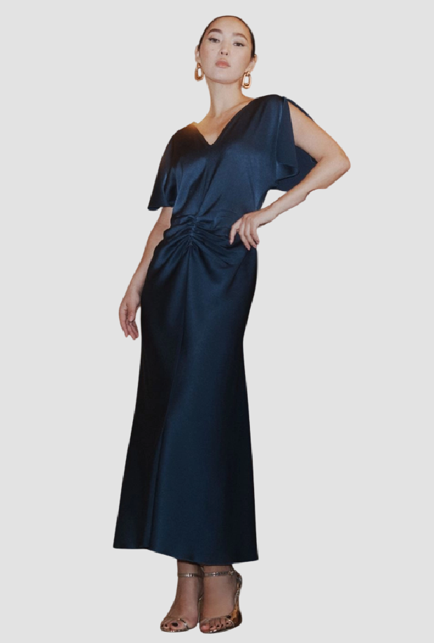 Satin Kleid helle Frau blaue Nacht