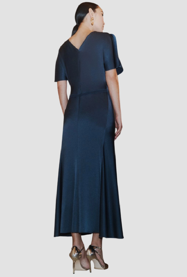 Satin Kleid helle Frau blaue Nacht