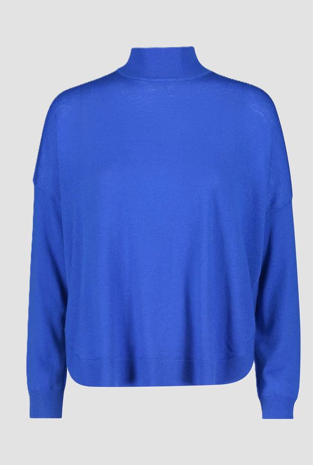 high collar woman blue electric