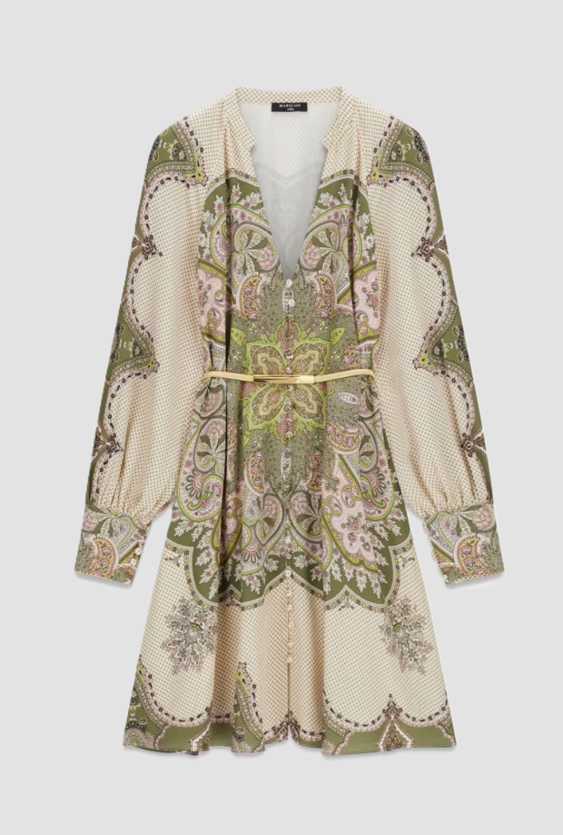 schickes Kleid mit Gürtel Frau