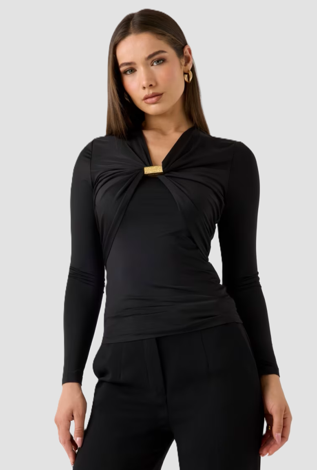 mujer negra encubierta