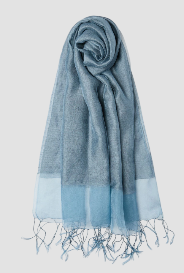 Mujer de seda mixta azul