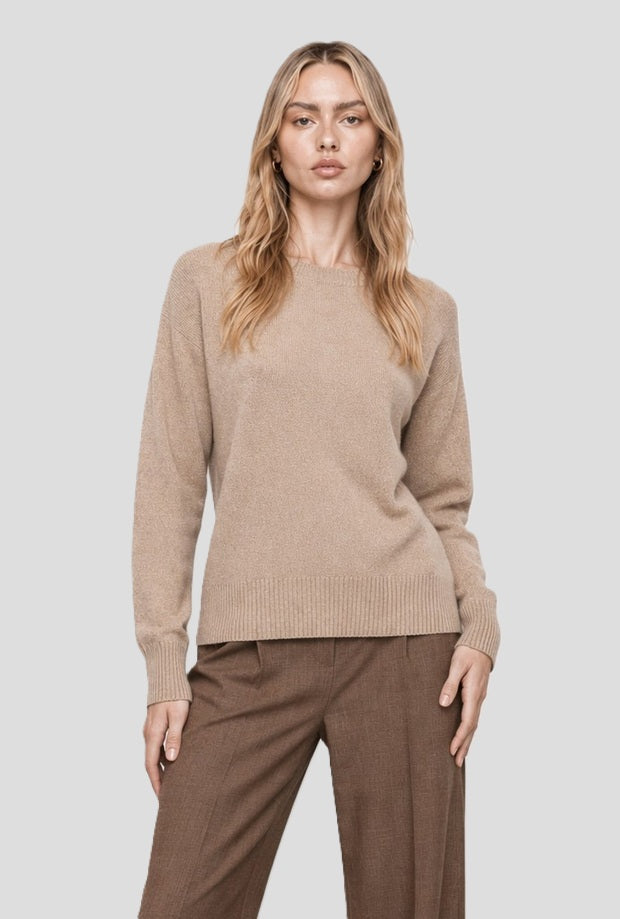 knit woman beige golden