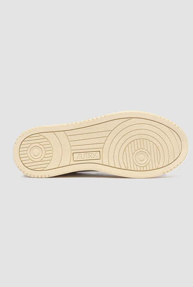 zapatos medallistas bajos para hombres blanco-beige
