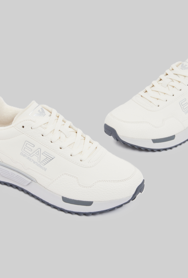 Zapatos para hombre blanco