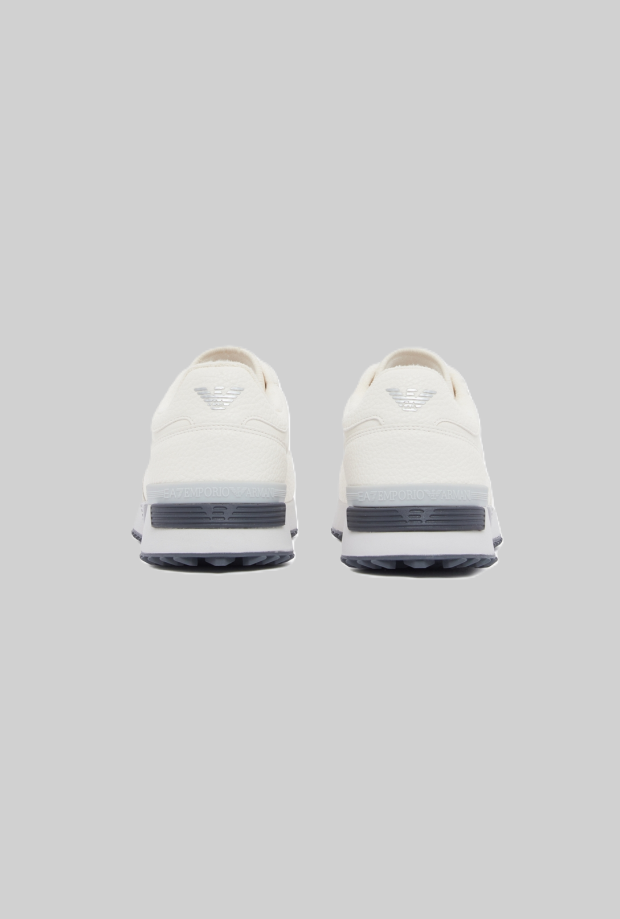 Zapatos para hombre blanco
