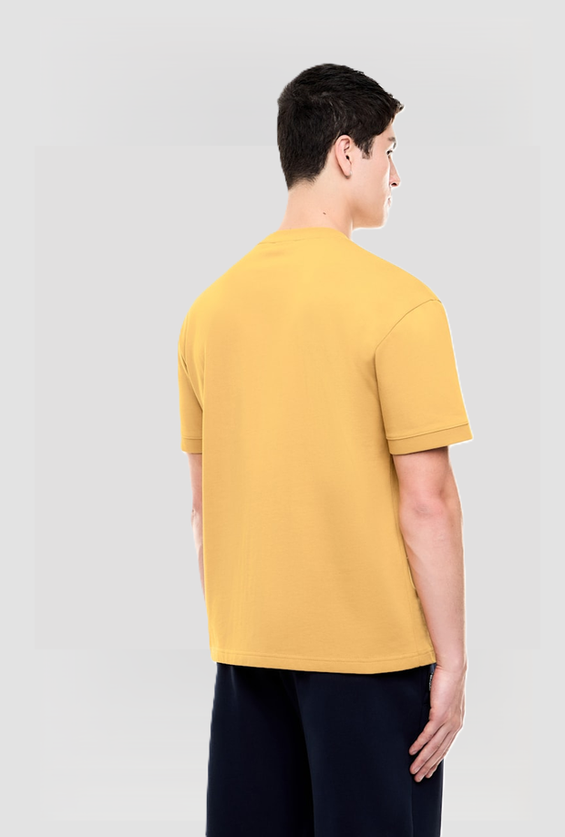 camiseta con logo masculino amarillo