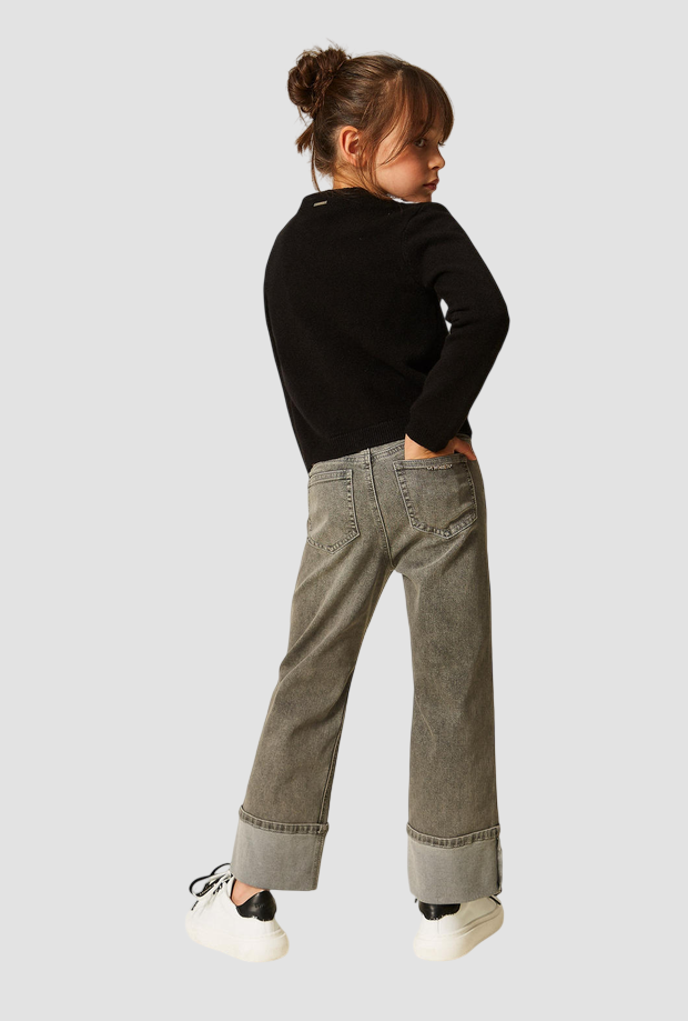jeans con bebé denim gris retorcido