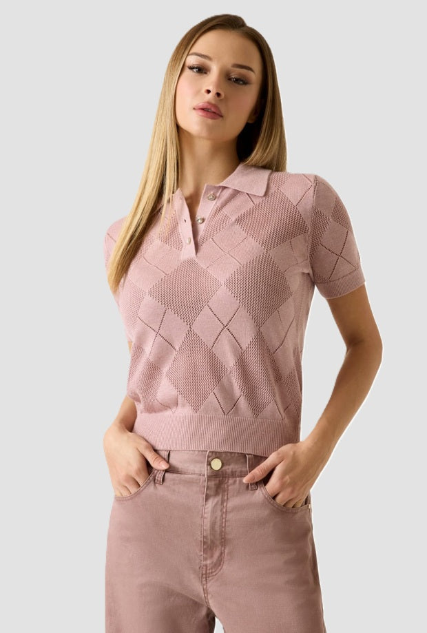 polo de mujer rosa de tres botones