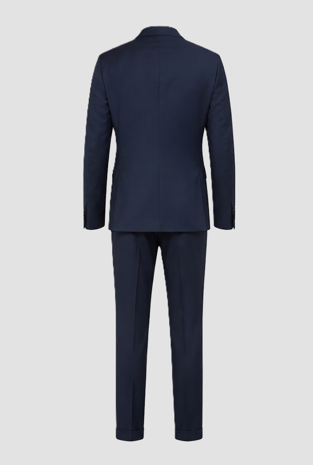 hombre vestido de doble raza azul marino