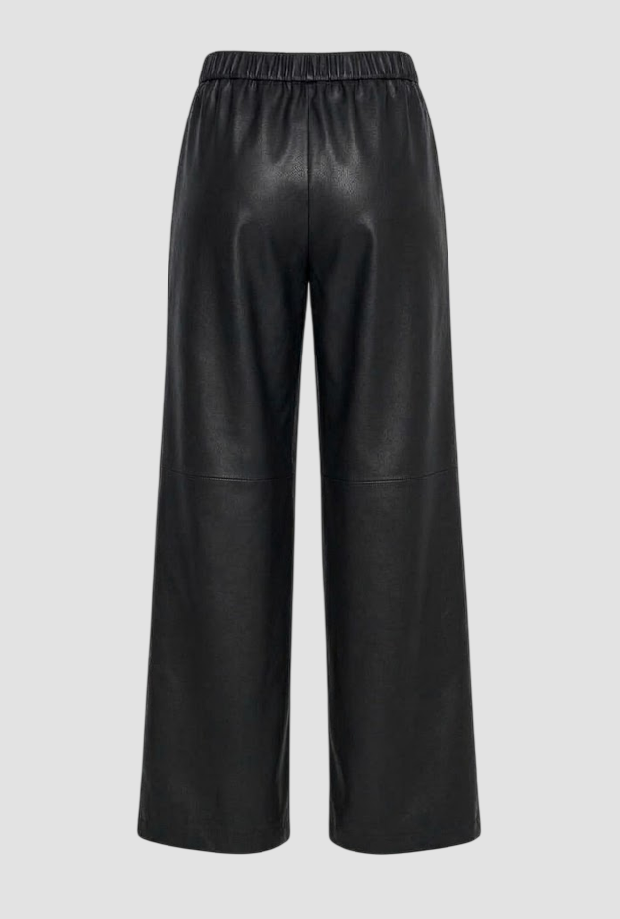pantalones de pierna ancha en cuero negro
