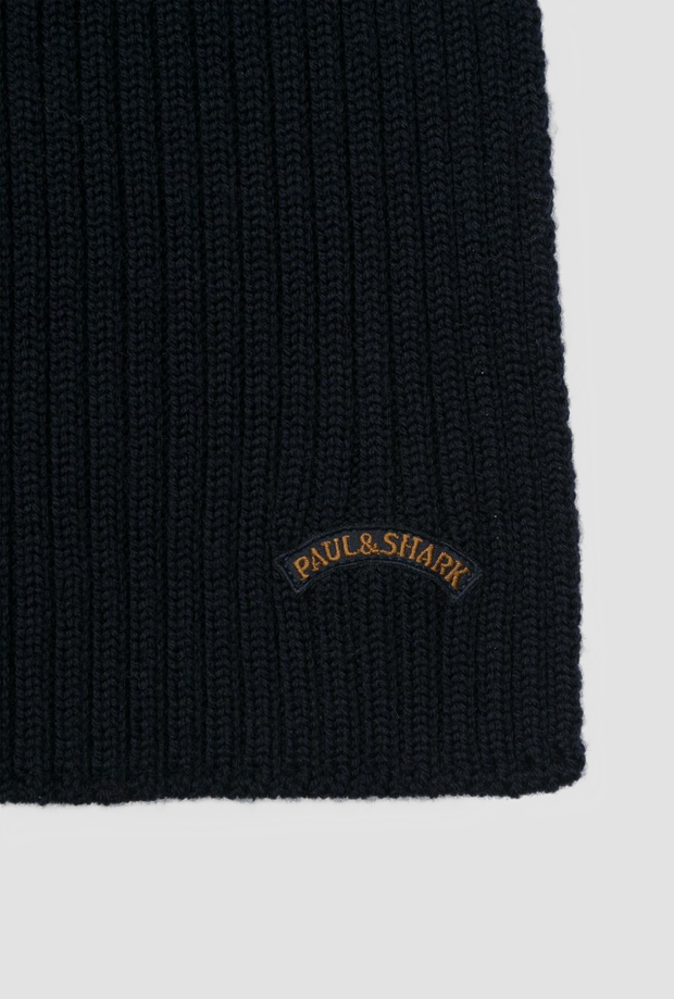 scarf man black