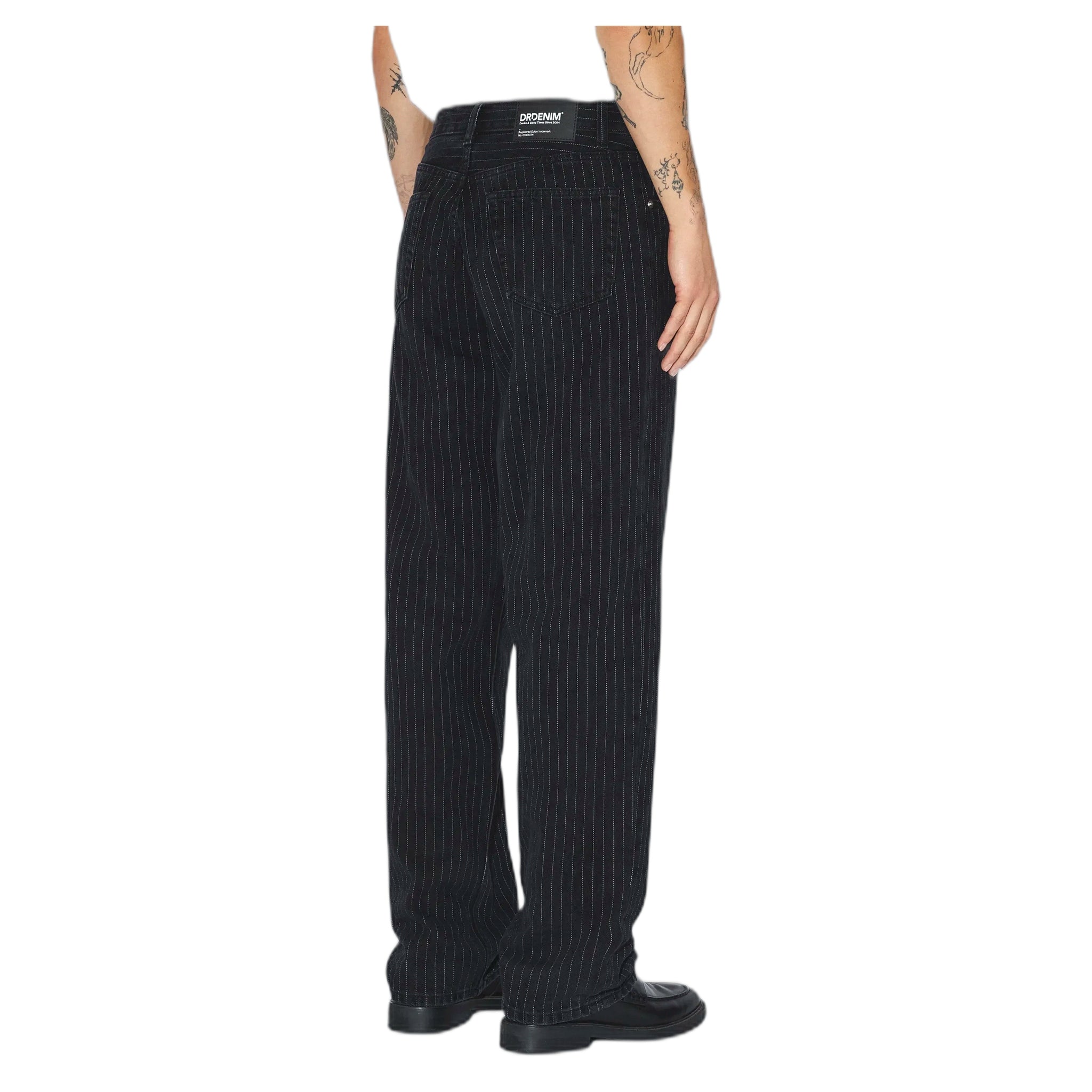 jeans dr denim omar relaxed pleated - washed black pinstripe