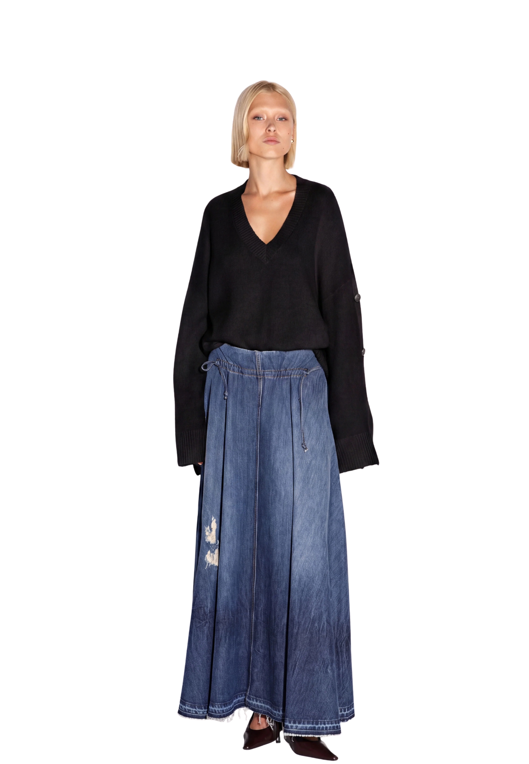 Tirador bordado V-neck Akep